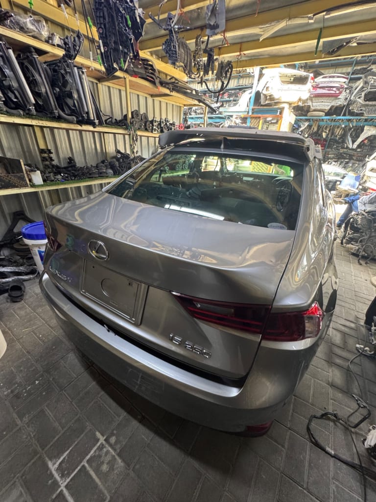 Hood Lexus IS250 used in Sharjah — photo 5