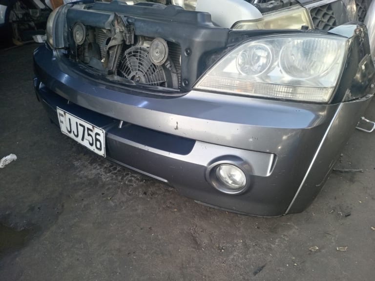 Nose cut Kia Sorento used in Sharjah — photo 2
