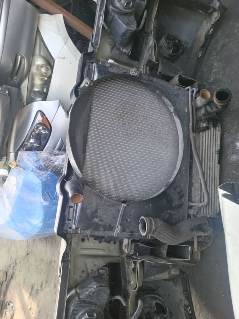 Nose cut Kia Sorento used in Sharjah — photo 10
