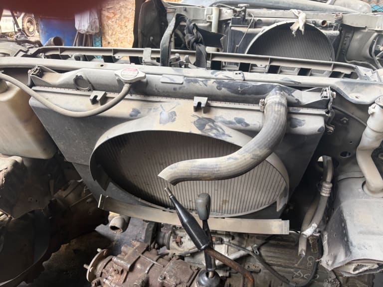 Nose cut Toyota Land Cruiser Prado used in Sharjah — photo 6