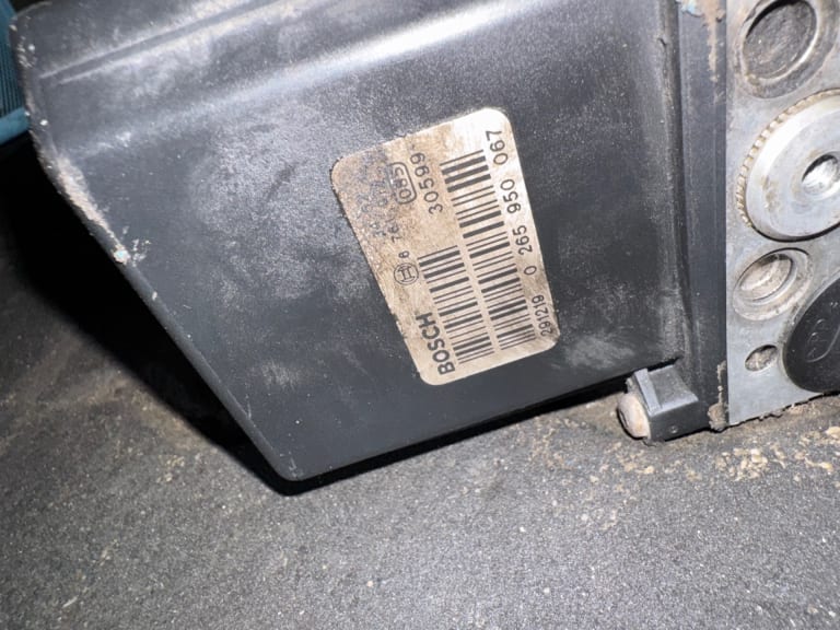 ABS module BMW E53 used in Sharjah — photo 2