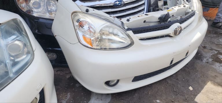 Nose cut Toyota Platz used in Sharjah — photo 2
