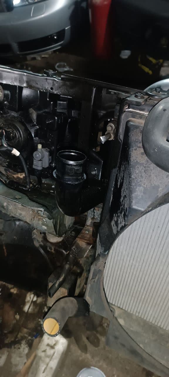 Nose cut Nissan Navara used in Sharjah — photo 8