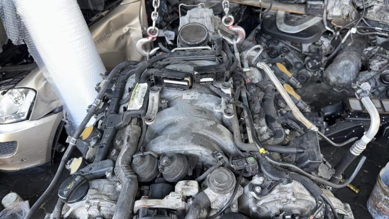Engine + AT Mercedes-Benz 273.923 used in Sharjah — photo 2