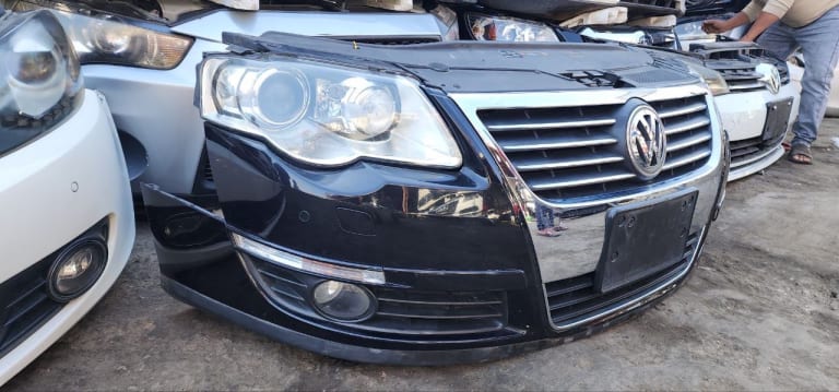 Nose cut + Tail lights + Mirror Volkswagen Passat B6 used in Sharjah — photo 2