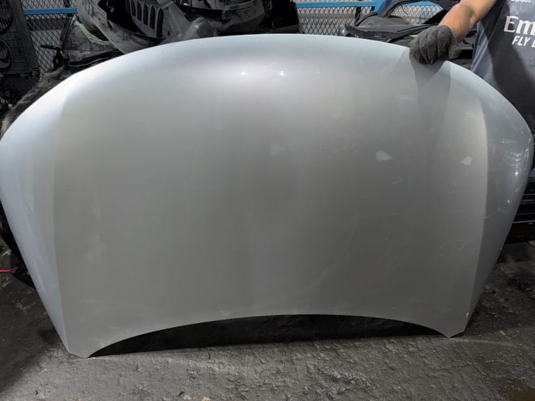 Nose cut + Hood + Fender Kia Sorento used in Sharjah — photo 2