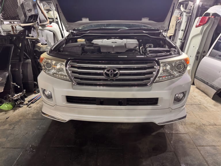 Toyota Land Cruiser 200 Капот крылья бампер радиатор фары