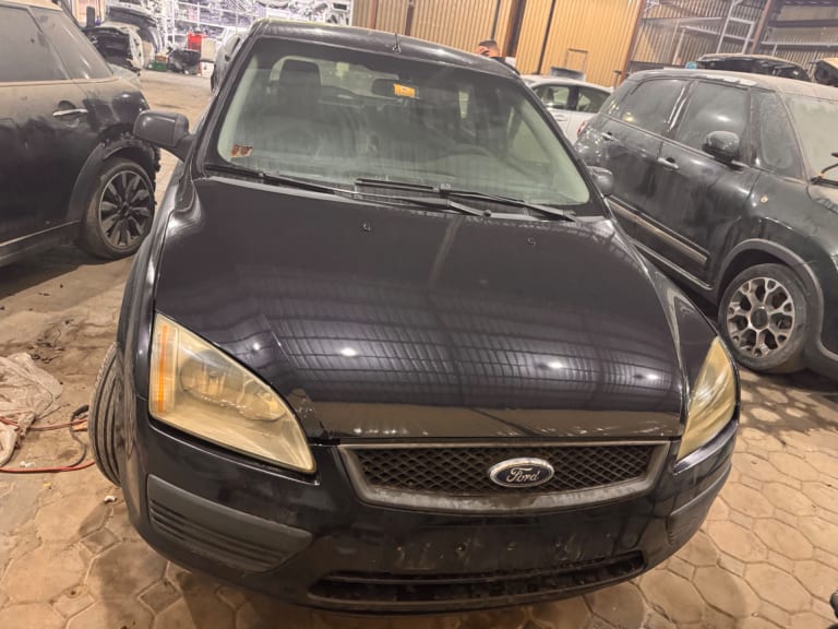Ford Focus Авто в разбор. хавкат двери крышка стопы бампер ходовка