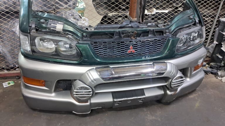 Nose cut Mitsubishi Delica used in Sharjah — photo 2