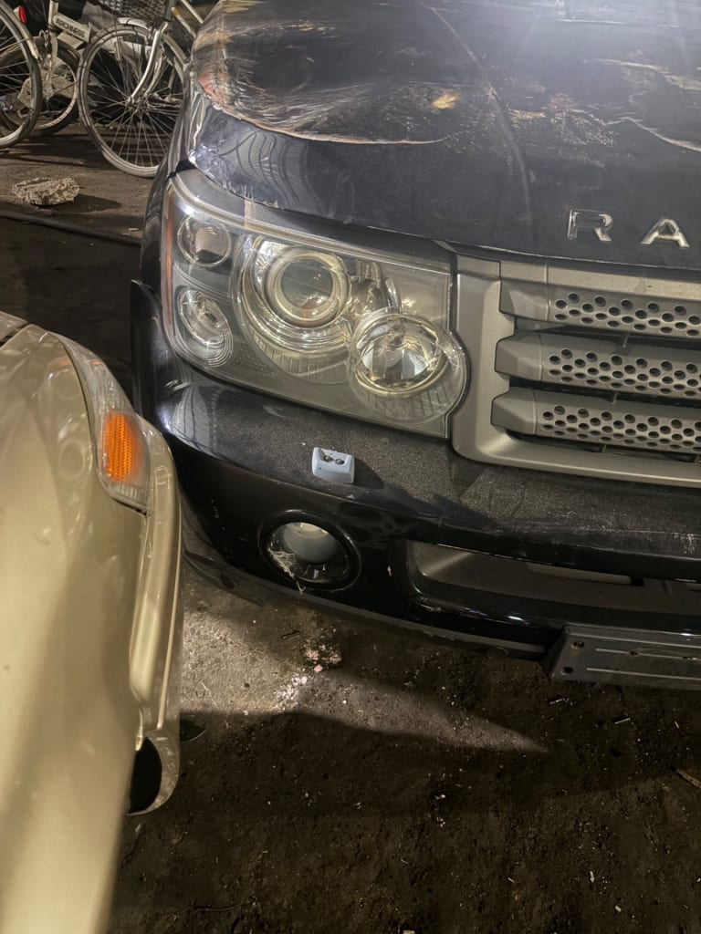 Nose cut Land Rover used in Sharjah — photo 3