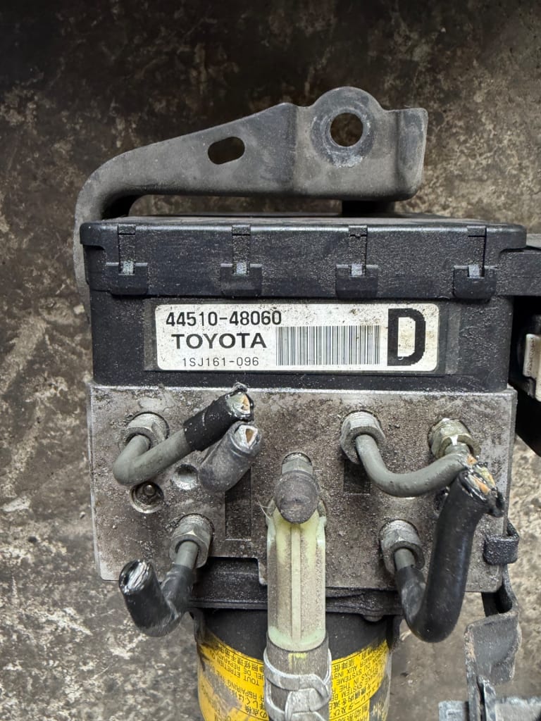 ABS module Lexus RX used in Sharjah — photo 2