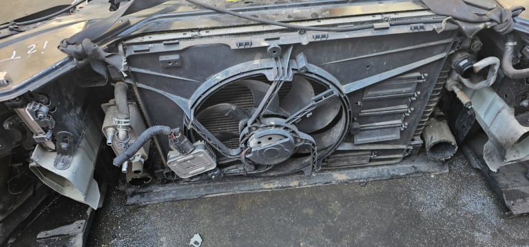 Nose cut Volvo S80 used in Sharjah — photo 8