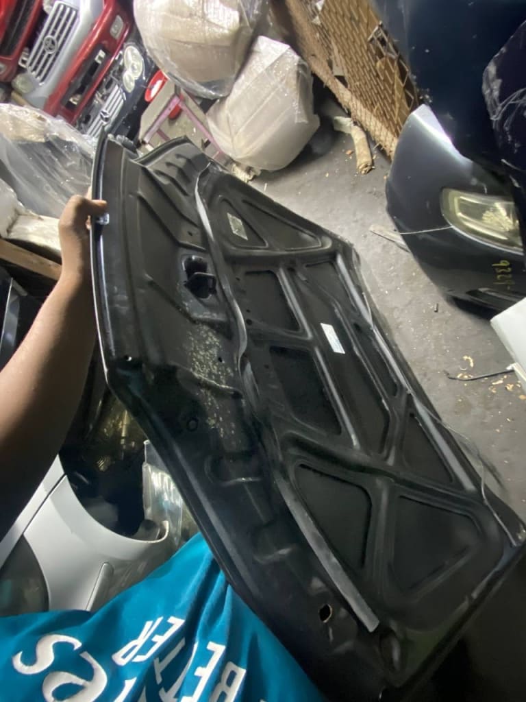 Nose cut + Hood Toyota Sprinter used in Sharjah — photo 6