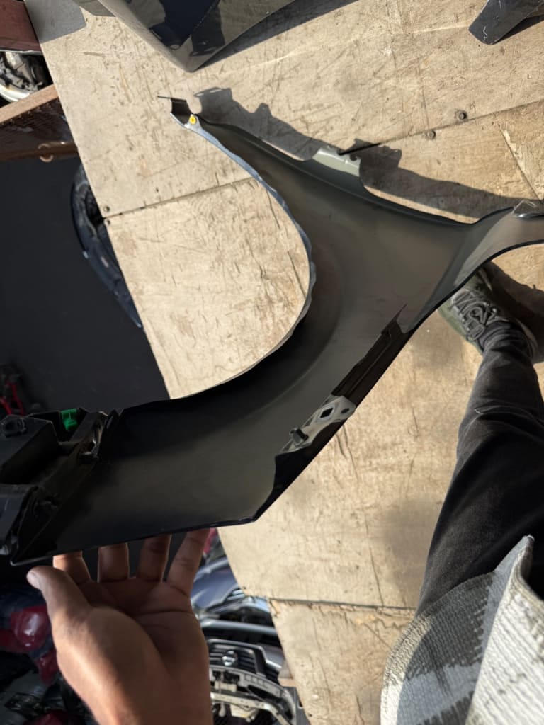 Nose cut + Hood + Fender Volvo V40 used in Sharjah — photo 10