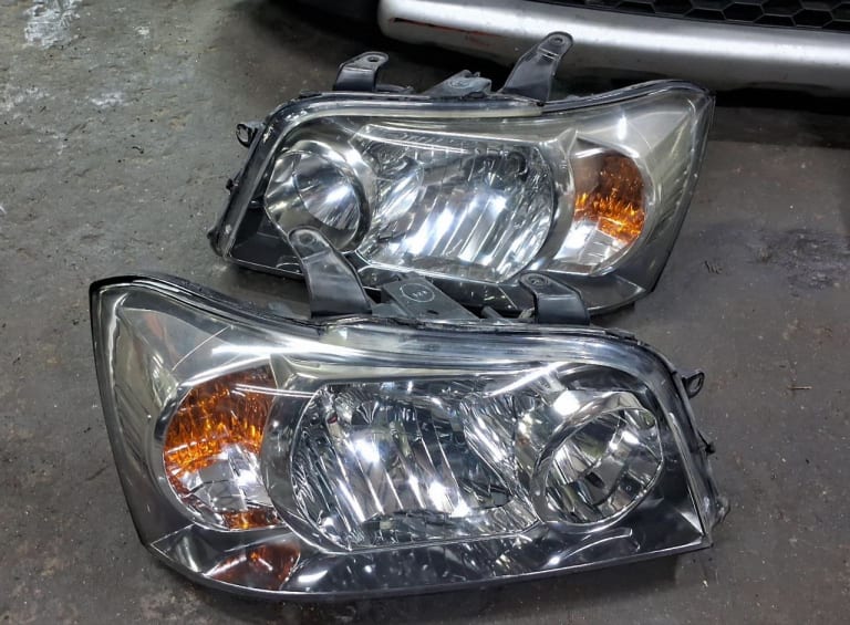 Headlights Toyota Highlander