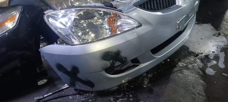 Nose cut Mitsubishi Lancer used in Sharjah — photo 2