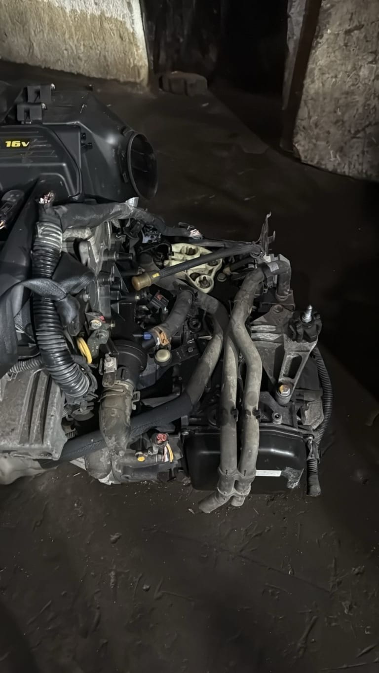 Engine + AT Renault K4M H831 used in Sharjah — photo 3