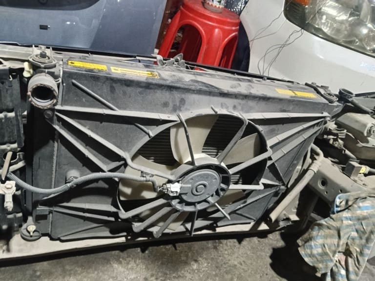 Nose cut Toyota Caldina used in Sharjah — photo 9