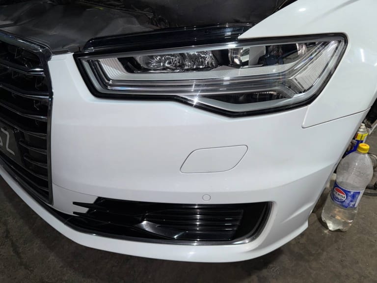 Nose cut + Hood + Fender Audi A6 used in Sharjah — photo 2