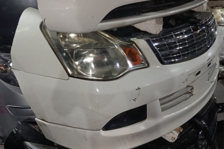 Nose cut Nissan Bluebird used in Sharjah — photo 2