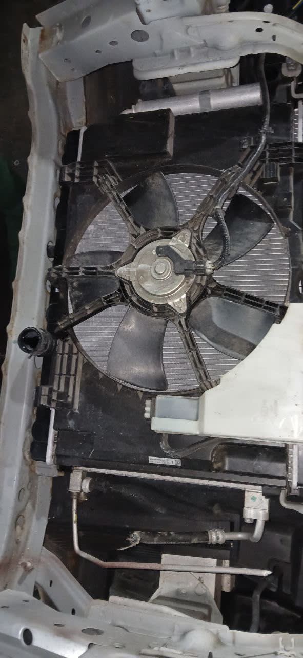 Nose cut Nissan Bluebird used in Sharjah — photo 4
