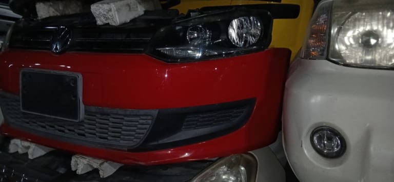 Nose cut Volkswagen Polo used in Sharjah — photo 2