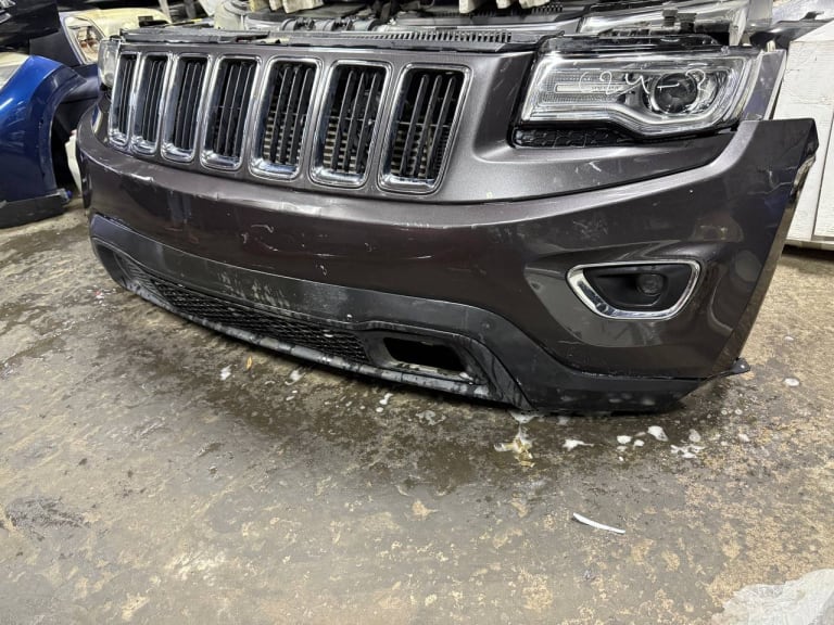 Nose cut + Hood + Fender Jeep Cherokee used in Sharjah — photo 2