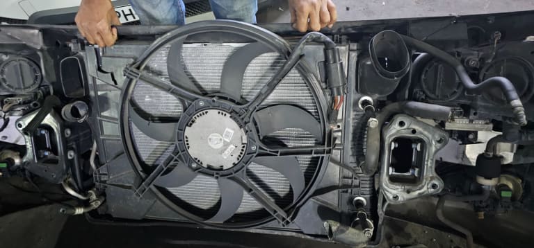 Nose cut Mercedes-Benz S-Class used in Sharjah — photo 6