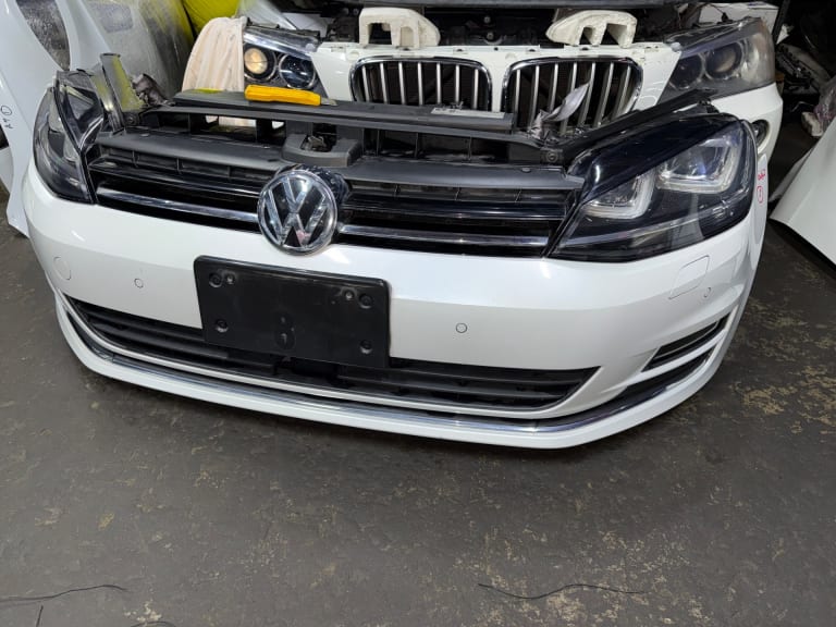 Nose cut + Hood Volkswagen Golf 7