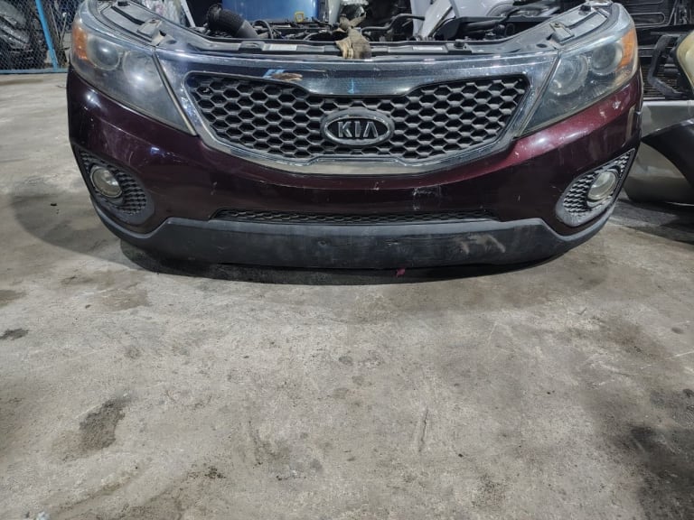 Nose cut Kia Sorento