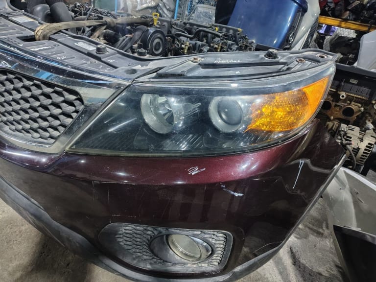 Nose cut Kia Sorento used in Sharjah — photo 2