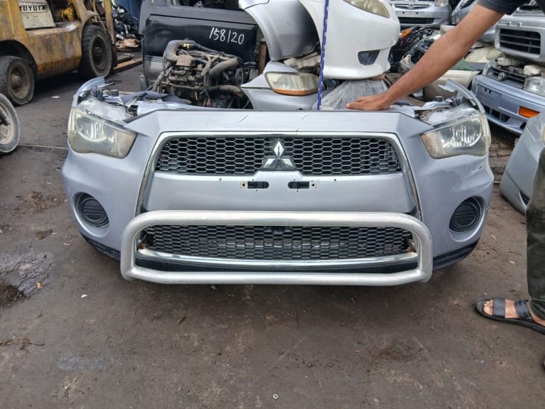 Mitsubishi Outlander Ноускат (с кенгурятником цену уточняйте)