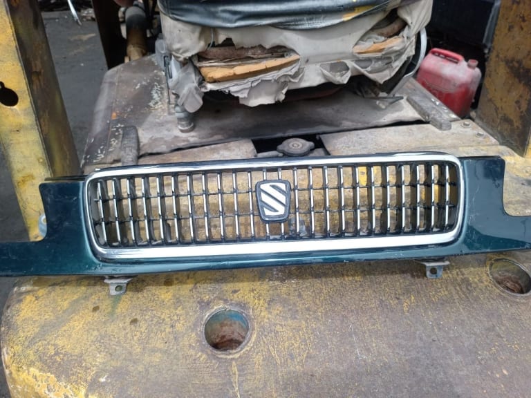 Grille + Other Toyota Sprinter