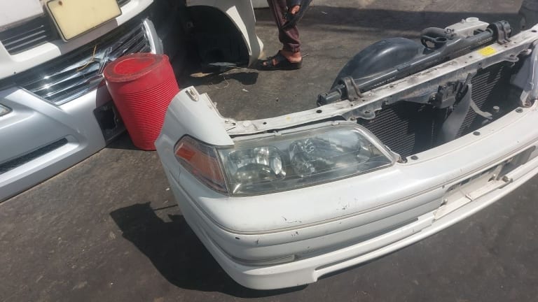 Nose cut Toyota Mark II used in Sharjah — photo 2