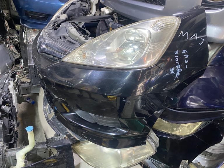 Nose cut Honda Fit Shuttle used in Sharjah — photo 2