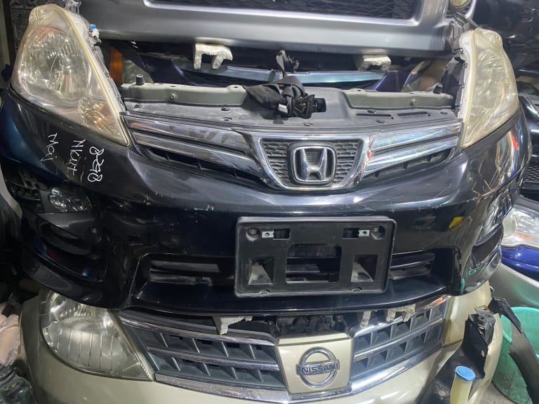 Nose cut Honda Fit Shuttle used in Sharjah — photo 3