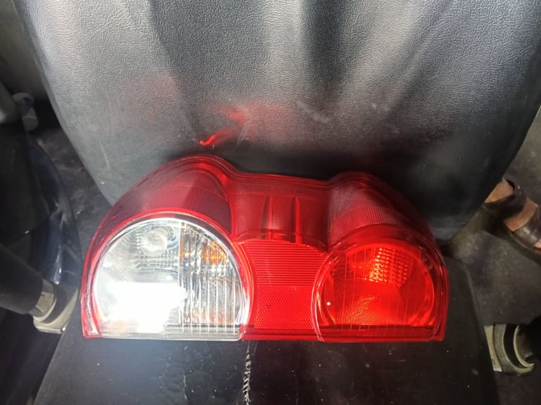 Tail lights Nissan NV200 used in Sharjah — photo 2