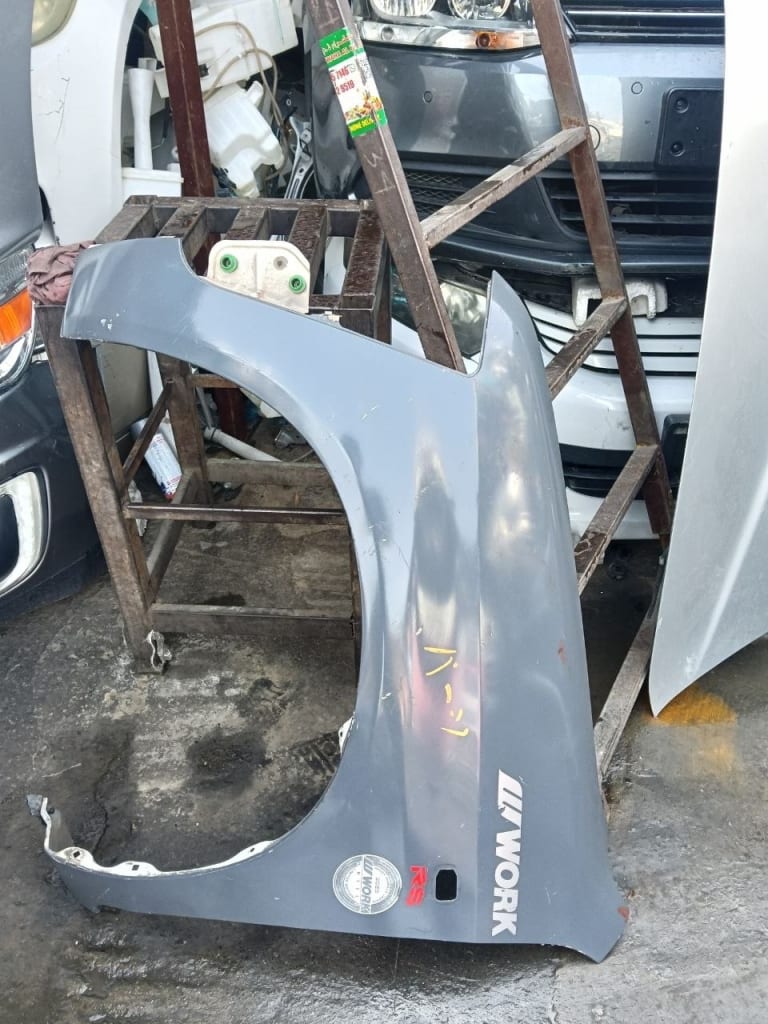 Toyota Probox Крыло 1шт