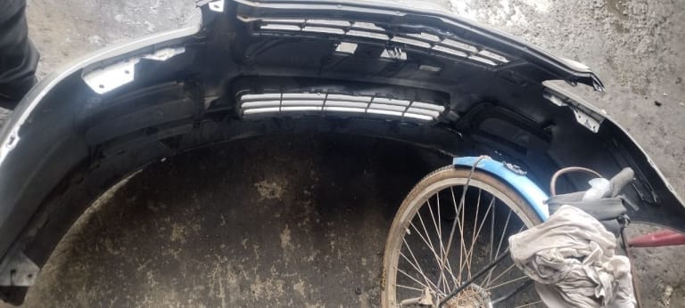 Bumper Toyota Avensis used in Sharjah — photo 4