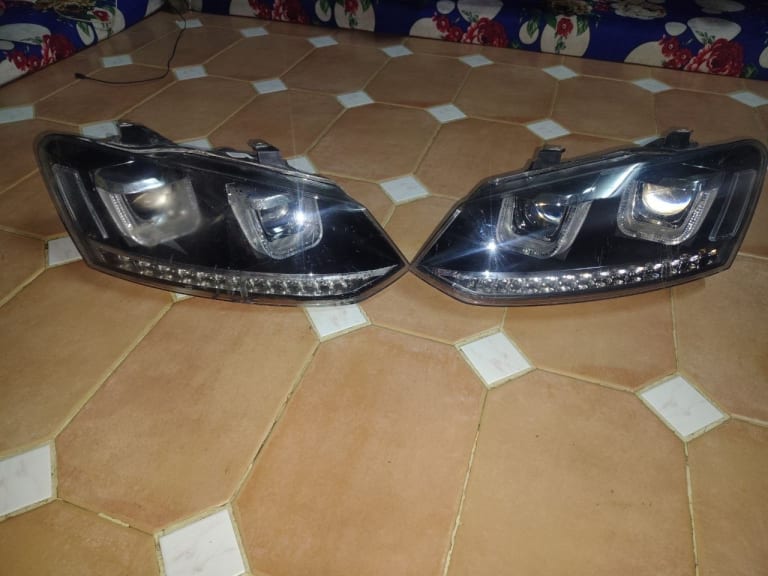 Headlights Volkswagen Polo used in Sharjah — photo 2