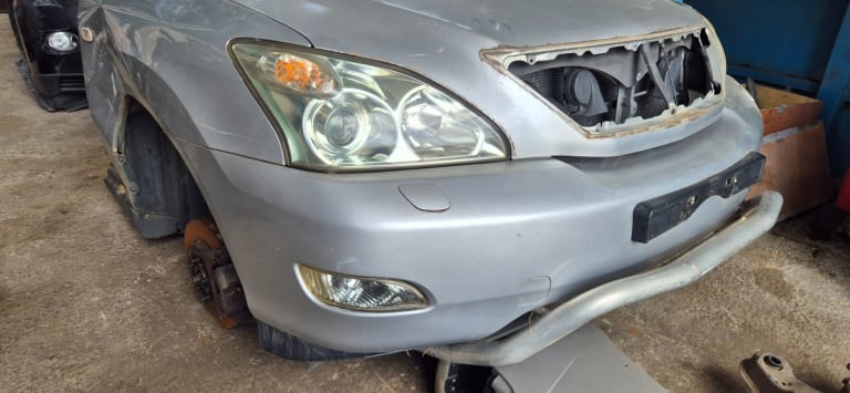 Nose cut Lexus used in Sharjah — photo 2