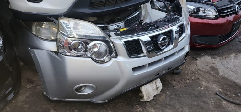 Nose cut + Hood + Fender Nissan X-Trail used in Sharjah — photo 2