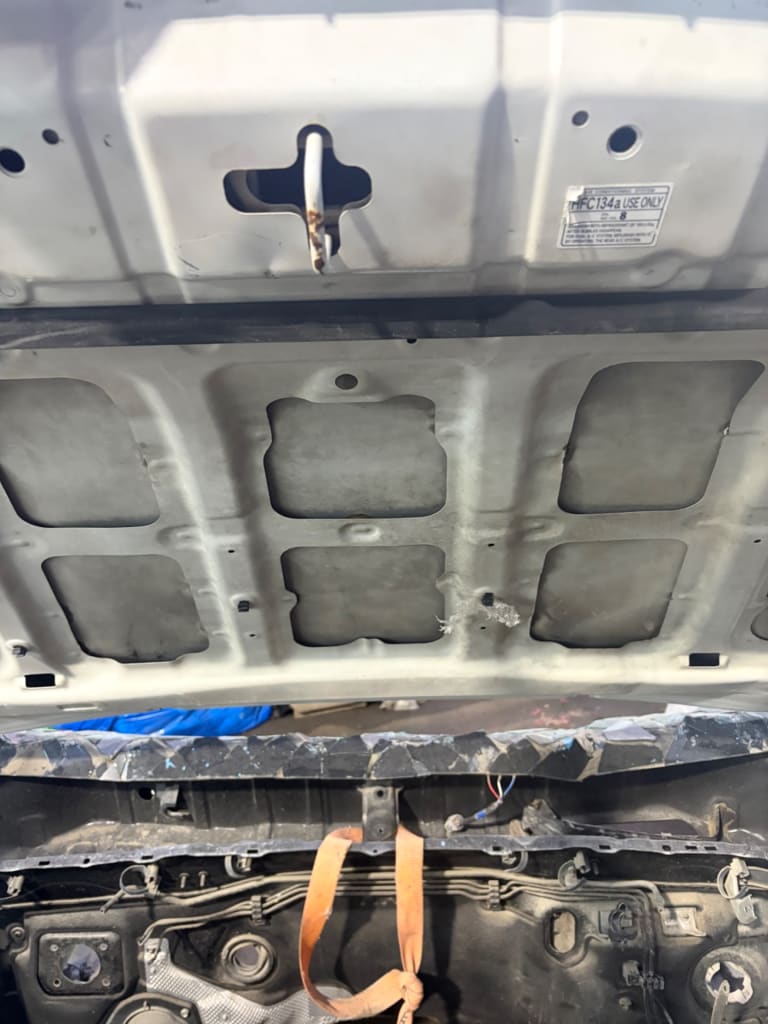 Hood Toyota Land Cruiser Prado used in Sharjah — photo 10