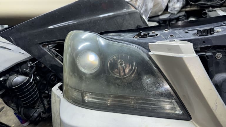 Nose cut Mercedes-Benz GL164 used in Sharjah — photo 3