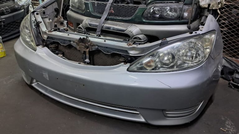 Nose cut Toyota Camry used in Sharjah — photo 2