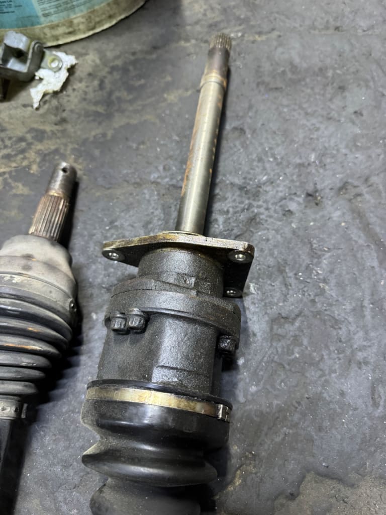 Driveshaft Infiniti FX35 used in Sharjah — photo 5