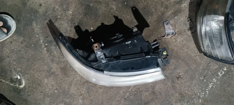 Headlights + Grille Toyota Vista