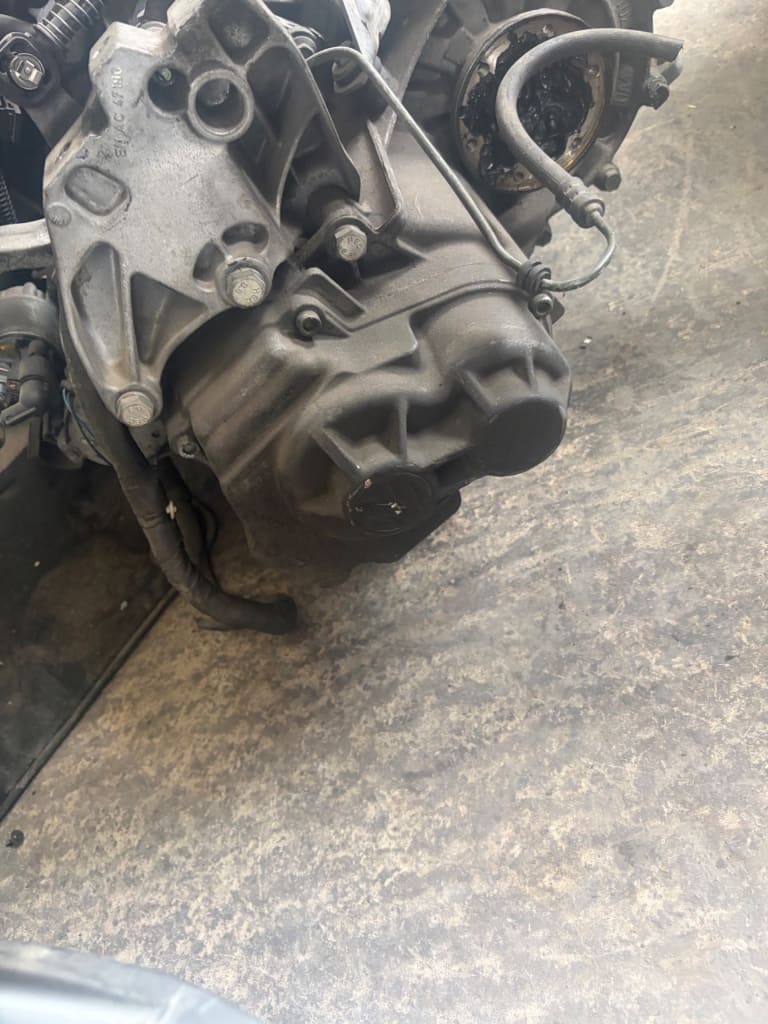 Manual transmission Volkswagen BVY used in Sharjah — photo 3