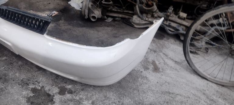 Bumper + Grille Toyota Platz used in Sharjah — photo 2