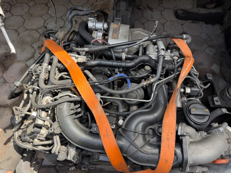 Engine + AT Volkswagen Touareg BKS used in Sharjah — photo 2